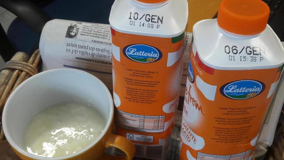 «Il latte è avariato» La segnalazione di un cliente ai Nas