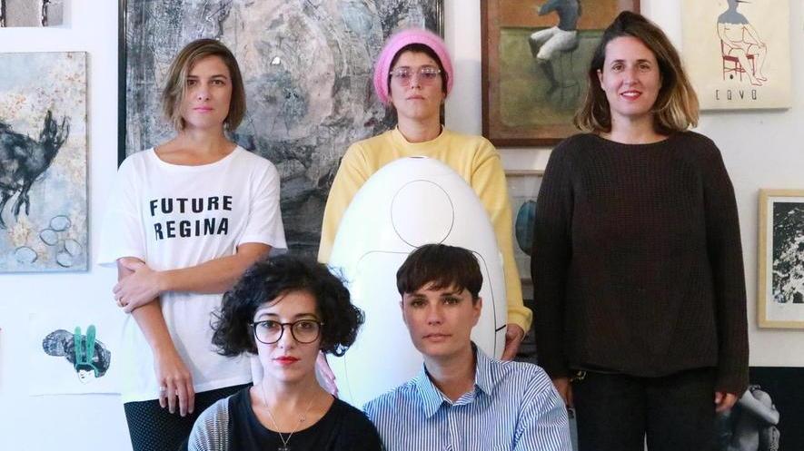 Viaggio tra le serrande d’autore Le artiste tra aneddoti e progetti