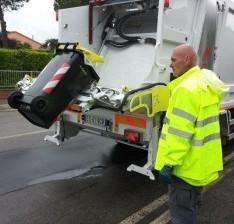 Porta a porta, domani Aamps ritira i rifiuti solo di mattina