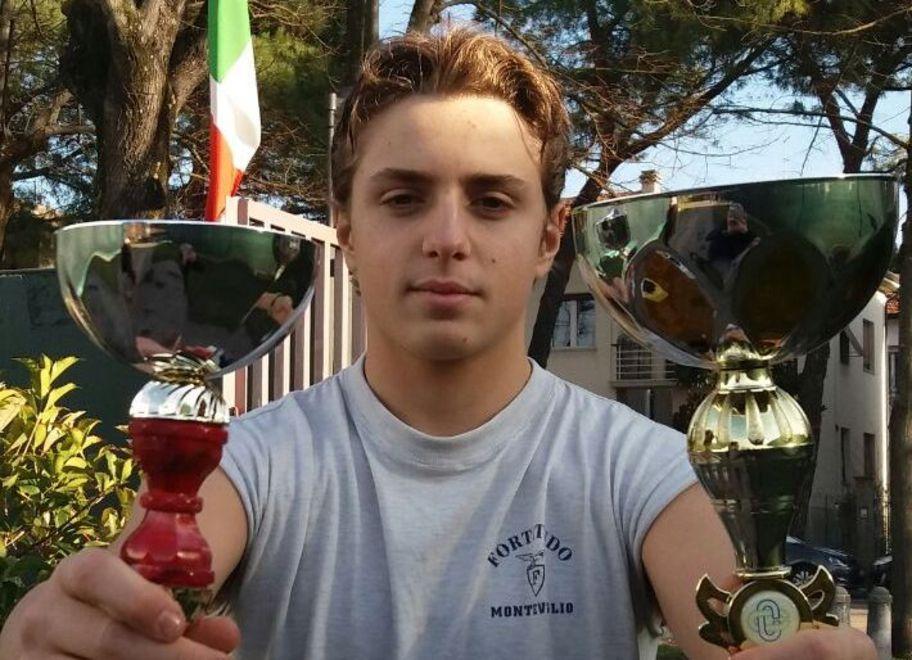 Tennis. Doppietta di Parenti