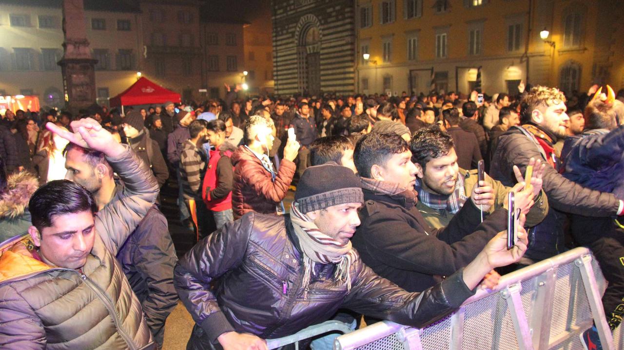 Il concerto in piazza San Francesco (foto Batavia)