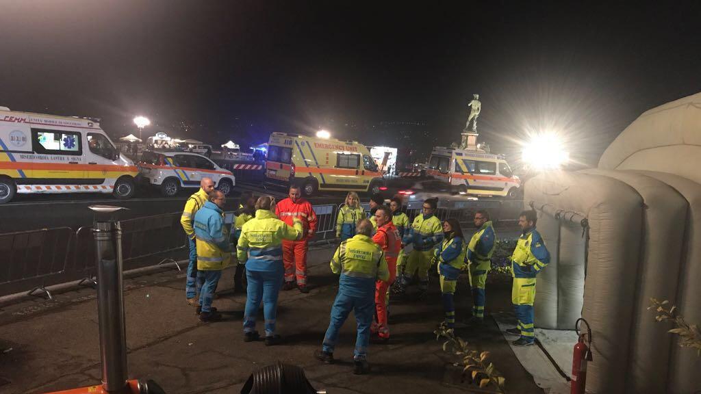 La Misericordia di Prato in servizio al piazzale Michelangelo a Firenze