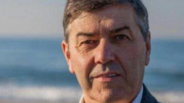 Il superchirurgo spariglia le carte della politica