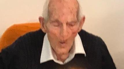 E nonno Vincenzo compie 100 anni con i nipotini