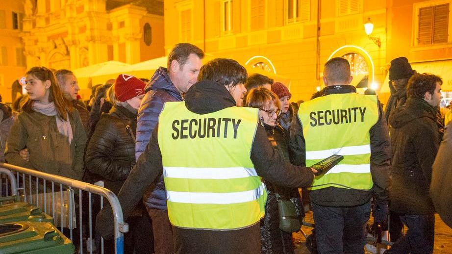 controlli accurati all’ingresso