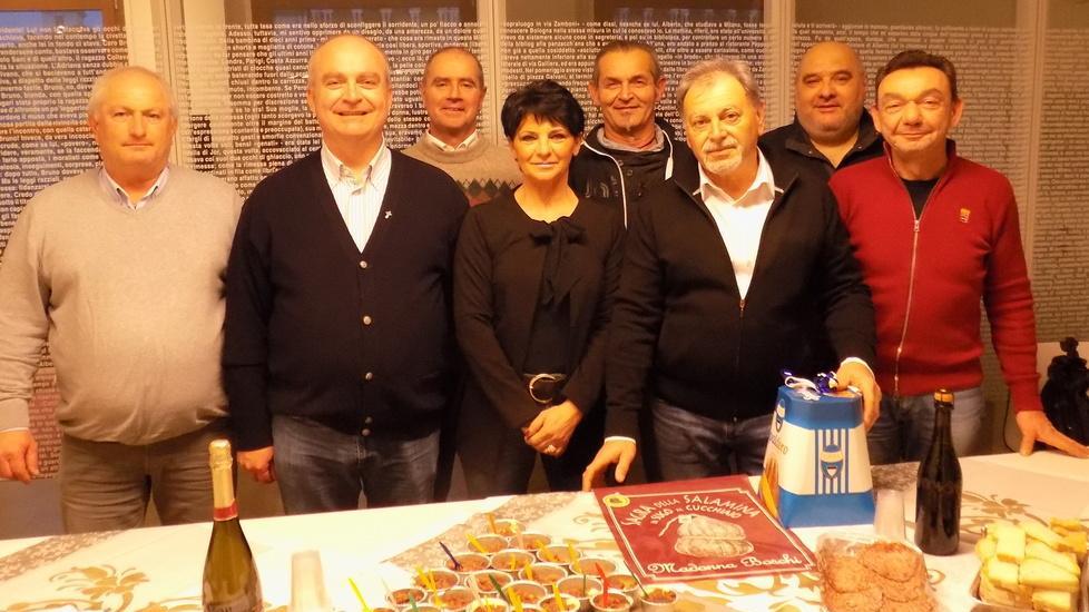 Il benvenuto al nuovo anno con la squisita salamina