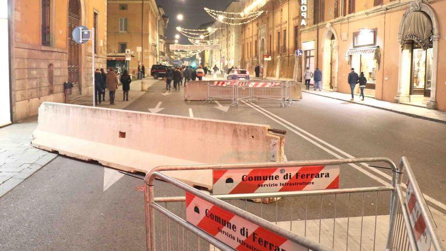Incendio del Castello Festa per trentamila