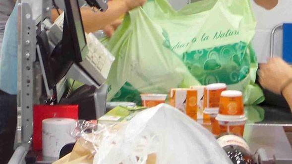 Reggio Emilia, buste biodegradabili per frutta e verdura: ecco quanto costano