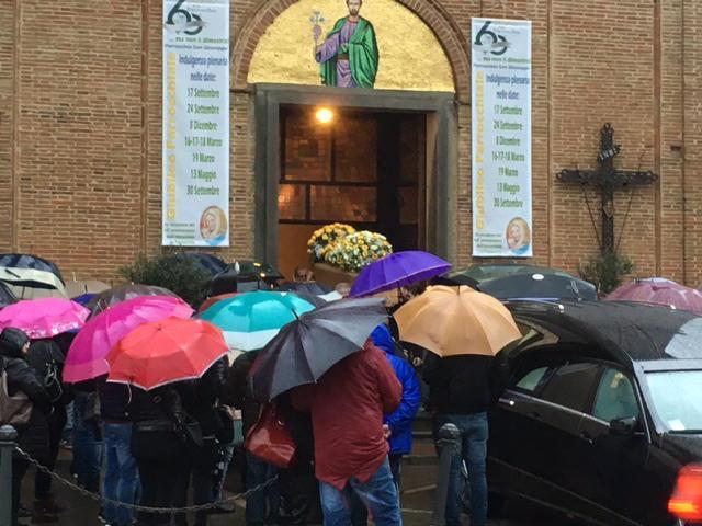 Un momento dei funerali