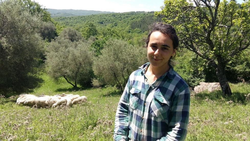 Diplomata a pieni voti ma Daniela sceglie i pascoli 