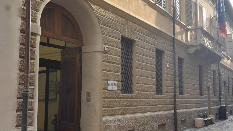 Sassuolo, cade per il tombino infido: 100mila euro dal Comune