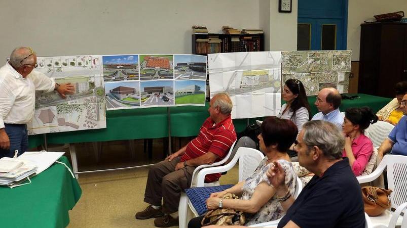 L’assemblea di maggio sul progetto della nuova Esselunga (foto Nucci)
