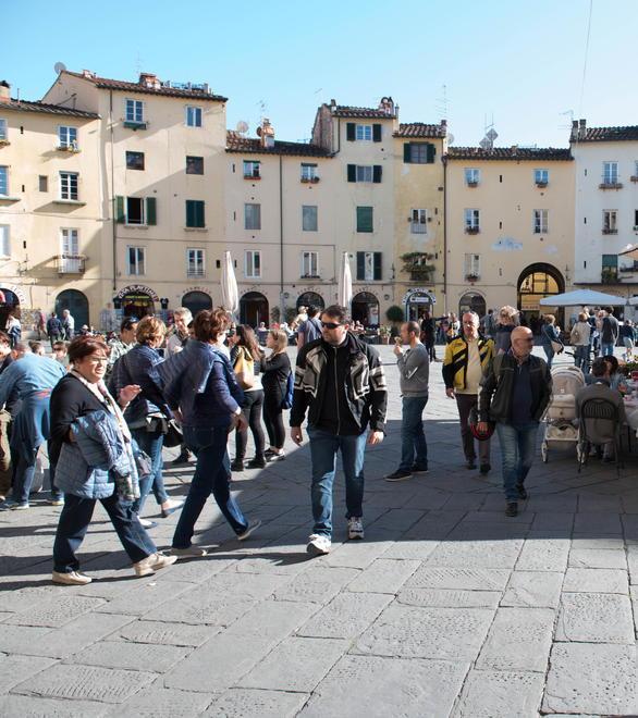 Più visitatori, ma si fermano meno giorni 