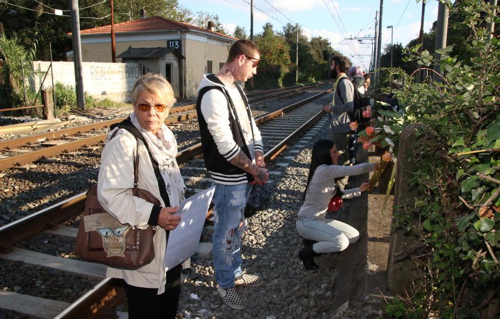 Travolto dal treno, dieci indagati 