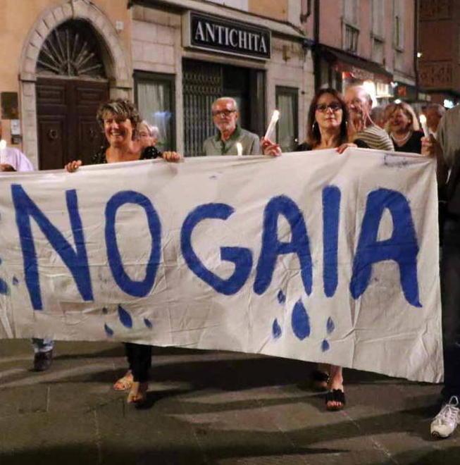 Massa, gli anti Gaia tornano in piazza 