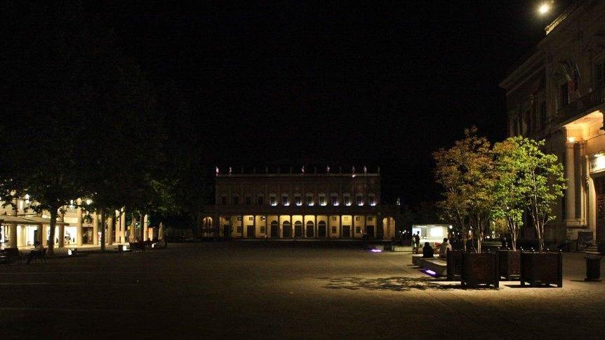 «È inquietante passare in quella piazza buia»