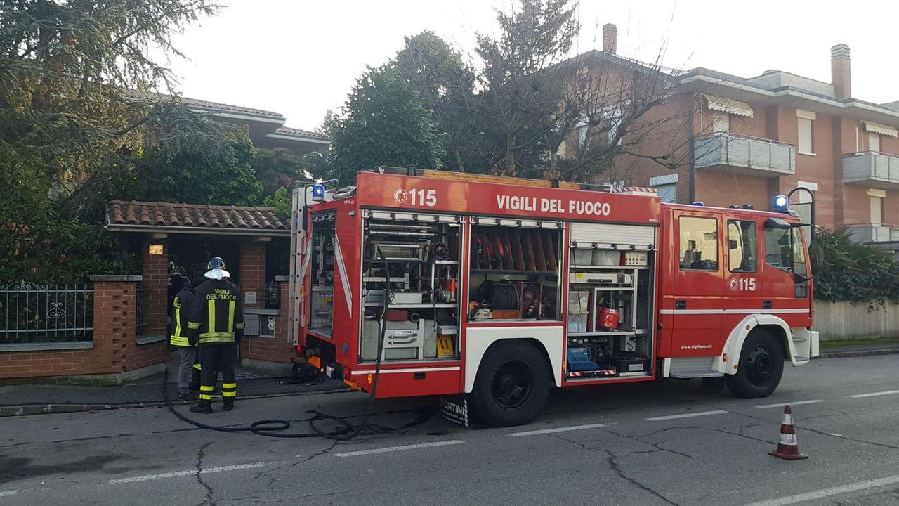 Cittanova, incendio in una mansarda: coppia intossicata