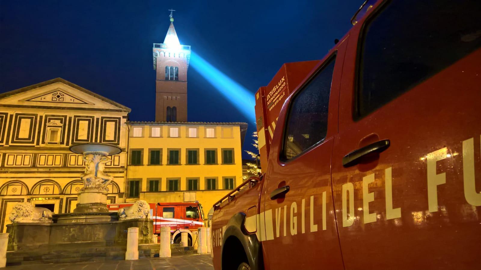 I vigili del fuoco in piazza Farinata