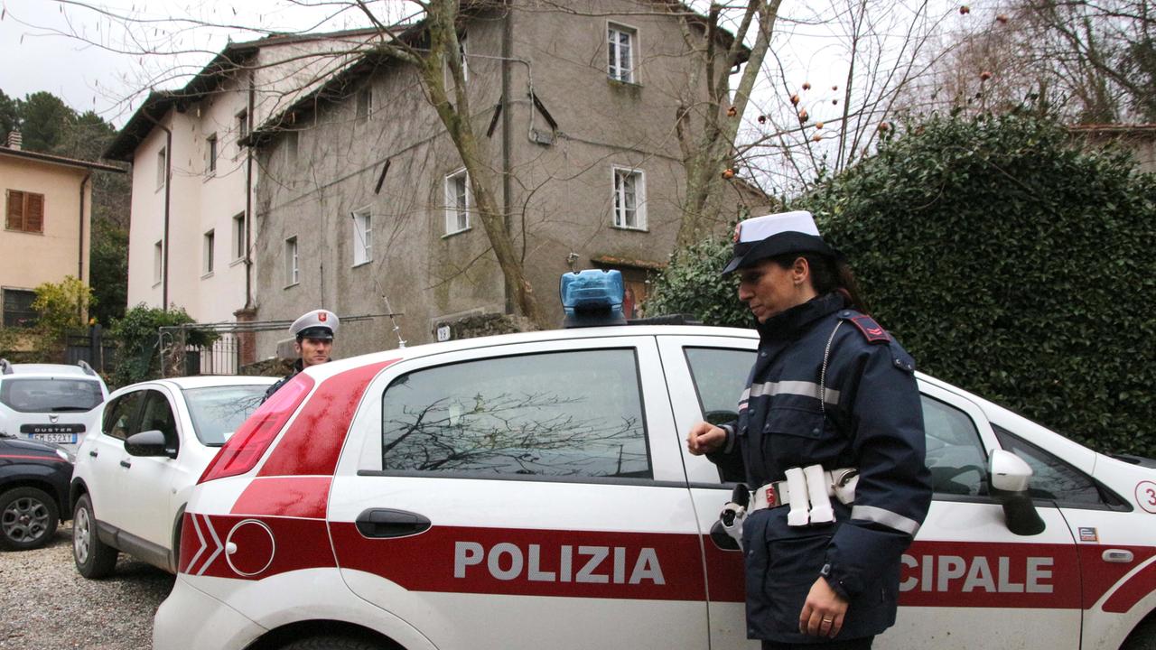 Guidava l'auto ogni giorno, ma le avevano tolto la patente dieci anni fa