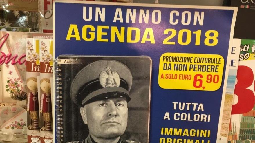 In edicola spunta l'agenda 2018 con Mussolini