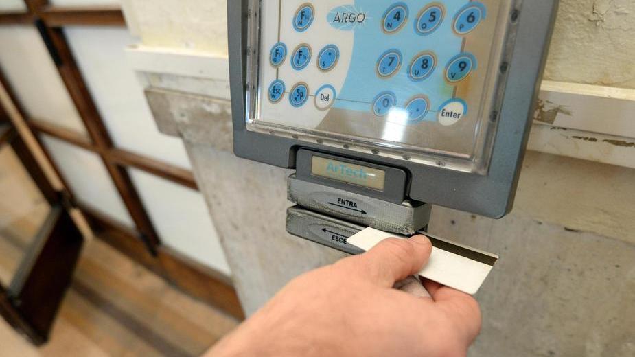 Pedinano il collega "assenteista": danno di 34 euro