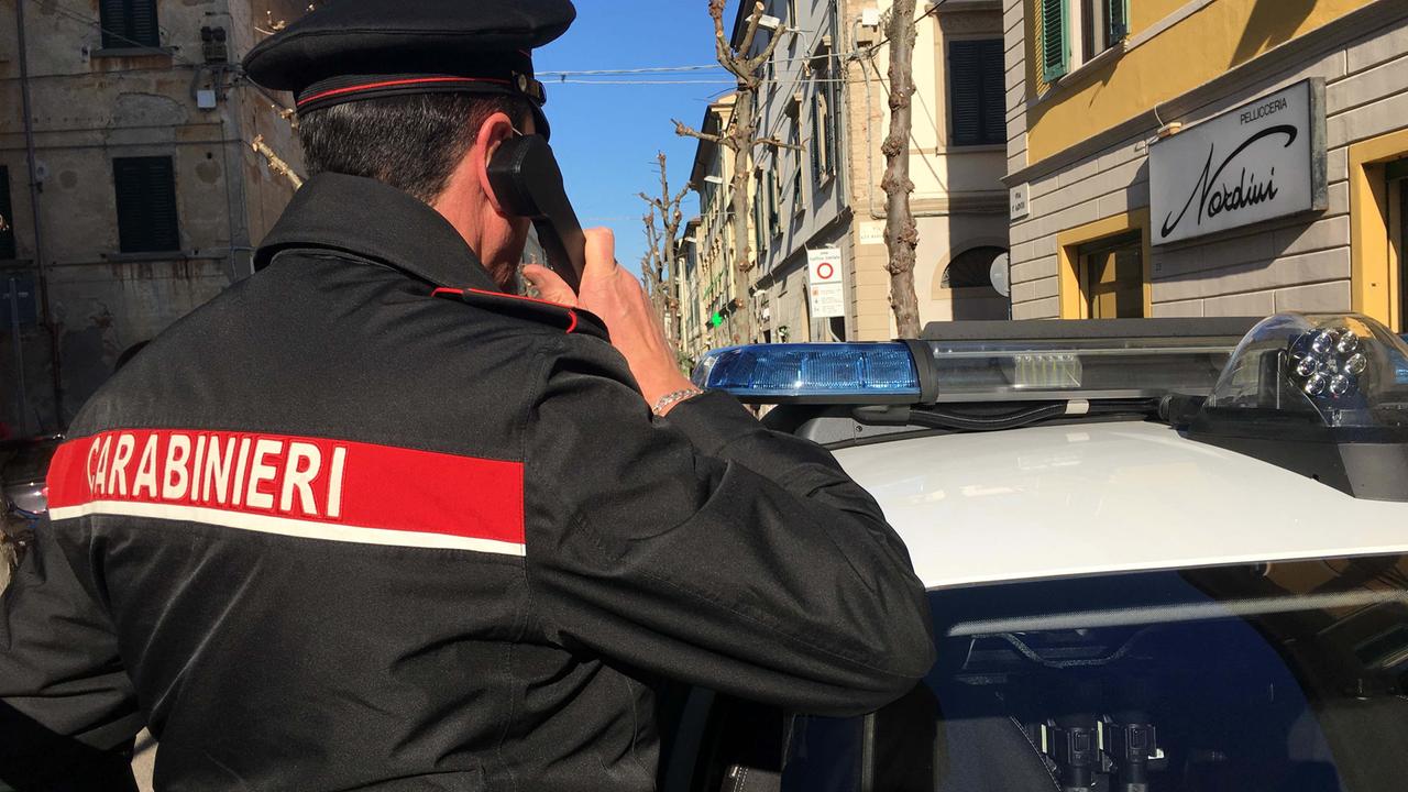 Il radiologo con droga e libri rubati in casa, denunciato insieme al coinquilino
