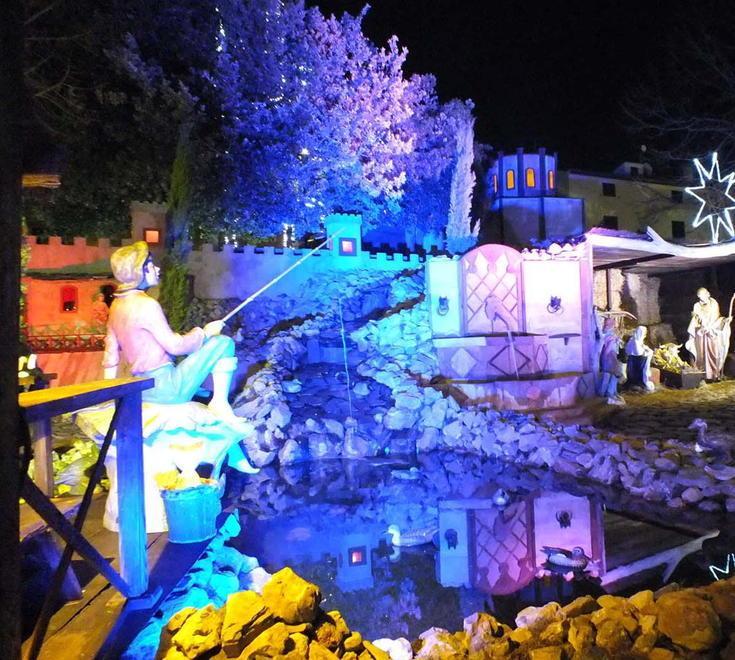 Ancora tanta gente ad ammirare il presepe di Riotorto