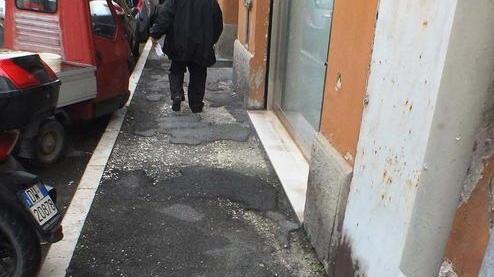 Tra buche e rattoppi è una città a ostacoli