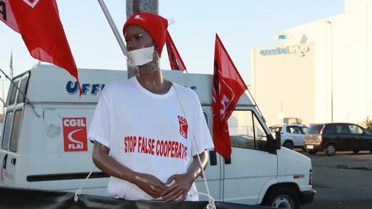 Cgil: «Un accordo segreto che discrimina»