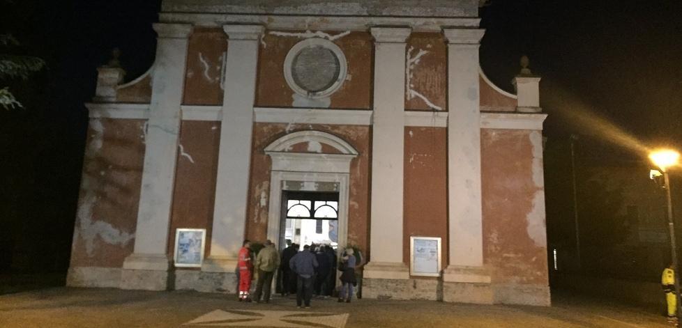 Tutti contro i giudizi del parroco 