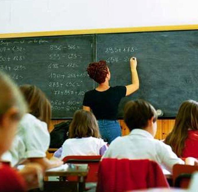 Maestri “fuorilegge” la lotta prosegue Lunedì sarà sciopero 