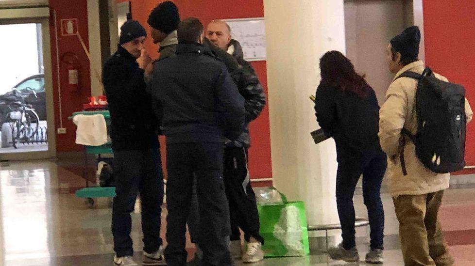 Sorpreso a rubare 15 bottiglie di liquore fugge a mani vuote