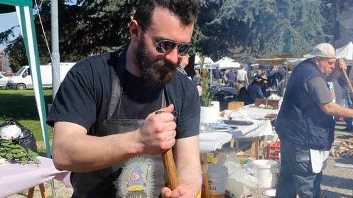 Casina festeggia il “re” cicciolo