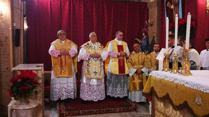 Una basilica gremita accoglie monsignor Saba 