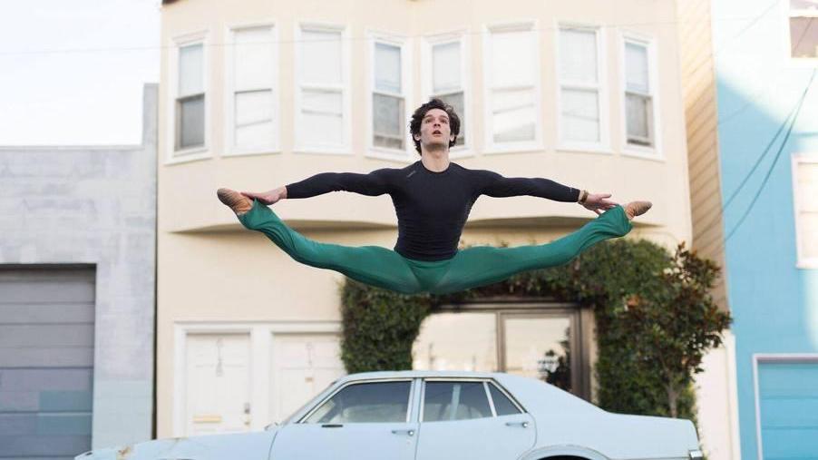 Angelo Greco: danza è bellezza, un’arte che aiuta a trovare se stessi