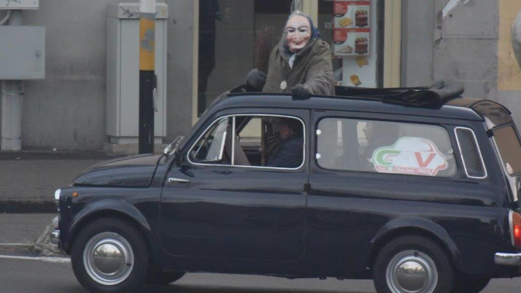 La Befana in 500 in occasione del raduno delle utilitarie