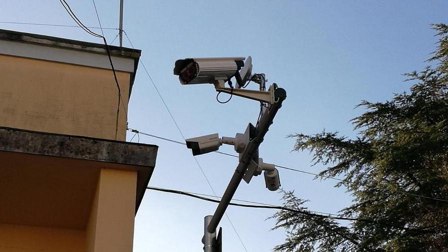 I ladri sono scatenati le telecamere spente