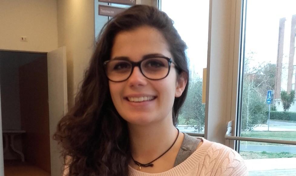 Voce e talento da vendere Elisabetta incanta i social