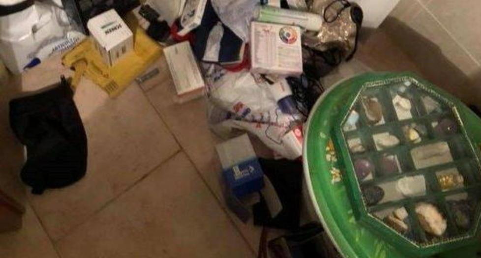 Torna dalle vacanze trova l’appartamento svaligiato dai ladri 