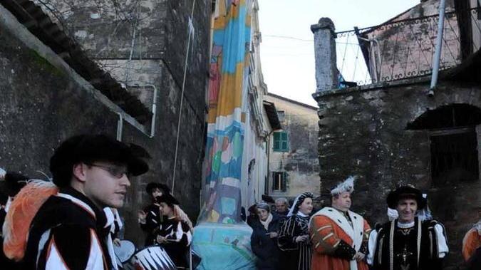 A Quercia c’è la calza record lunga 25 metri