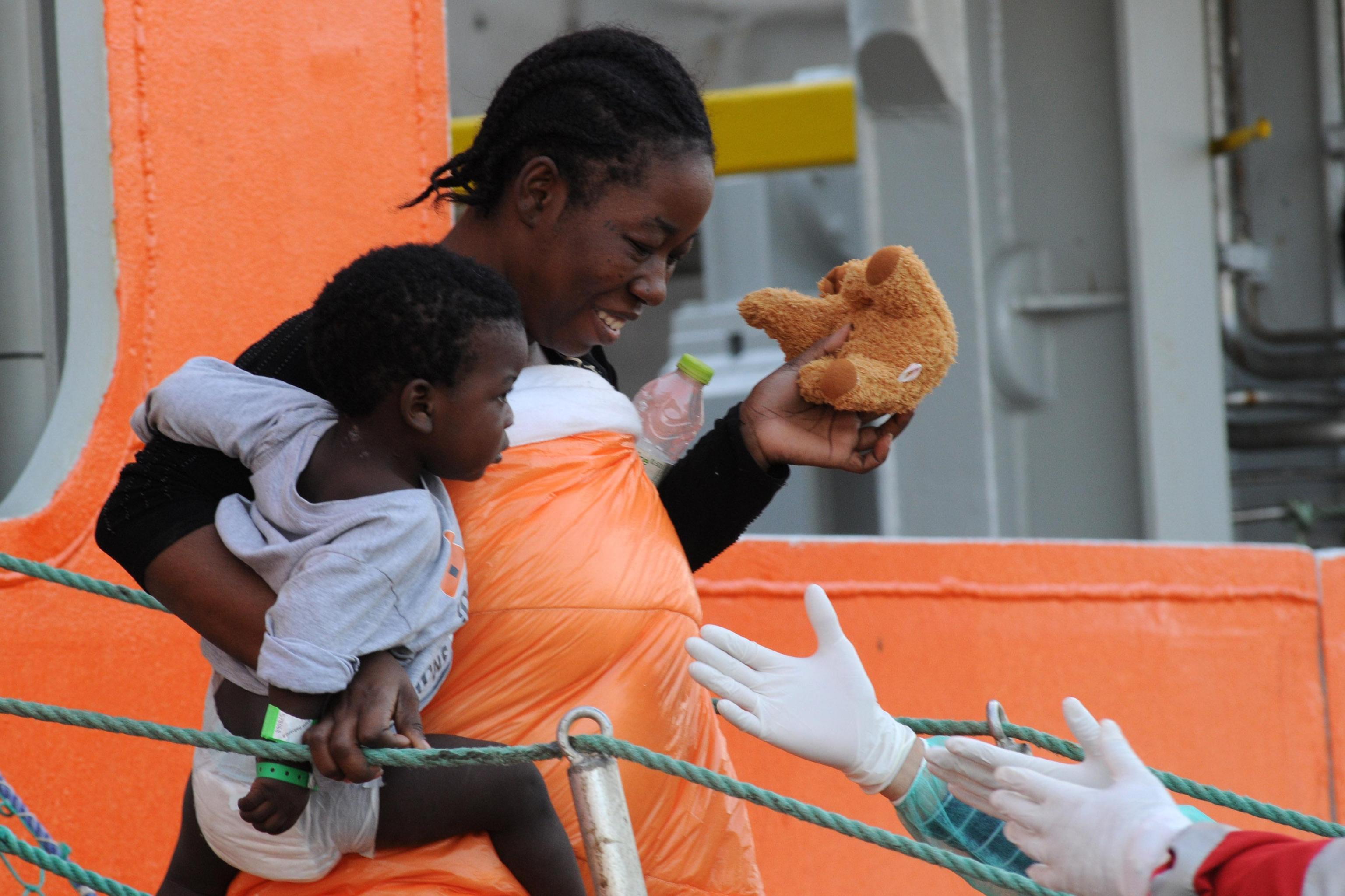 Spopolamento in Sardegna, l'assessore alla Sanità: "Integrare i migranti è la scelta giusta" 