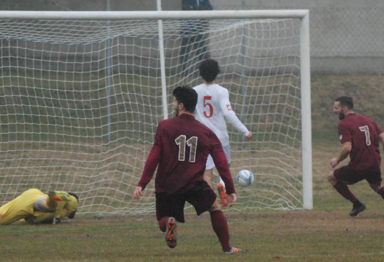 Il gol di Pagani dell'Argentana (foto Carnaroli)