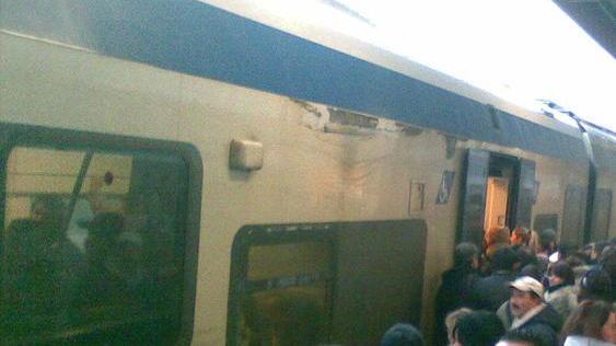 Ruba un trolley sull'intercity: presa