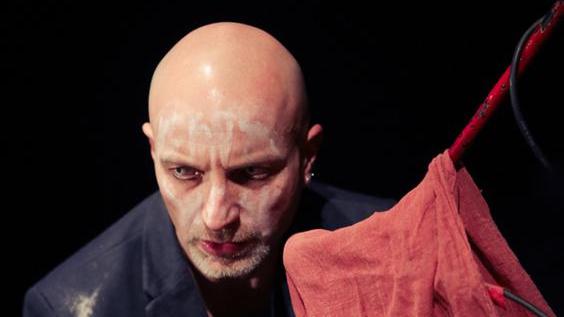 Roberto Latini (foto Simone Sacchetti)