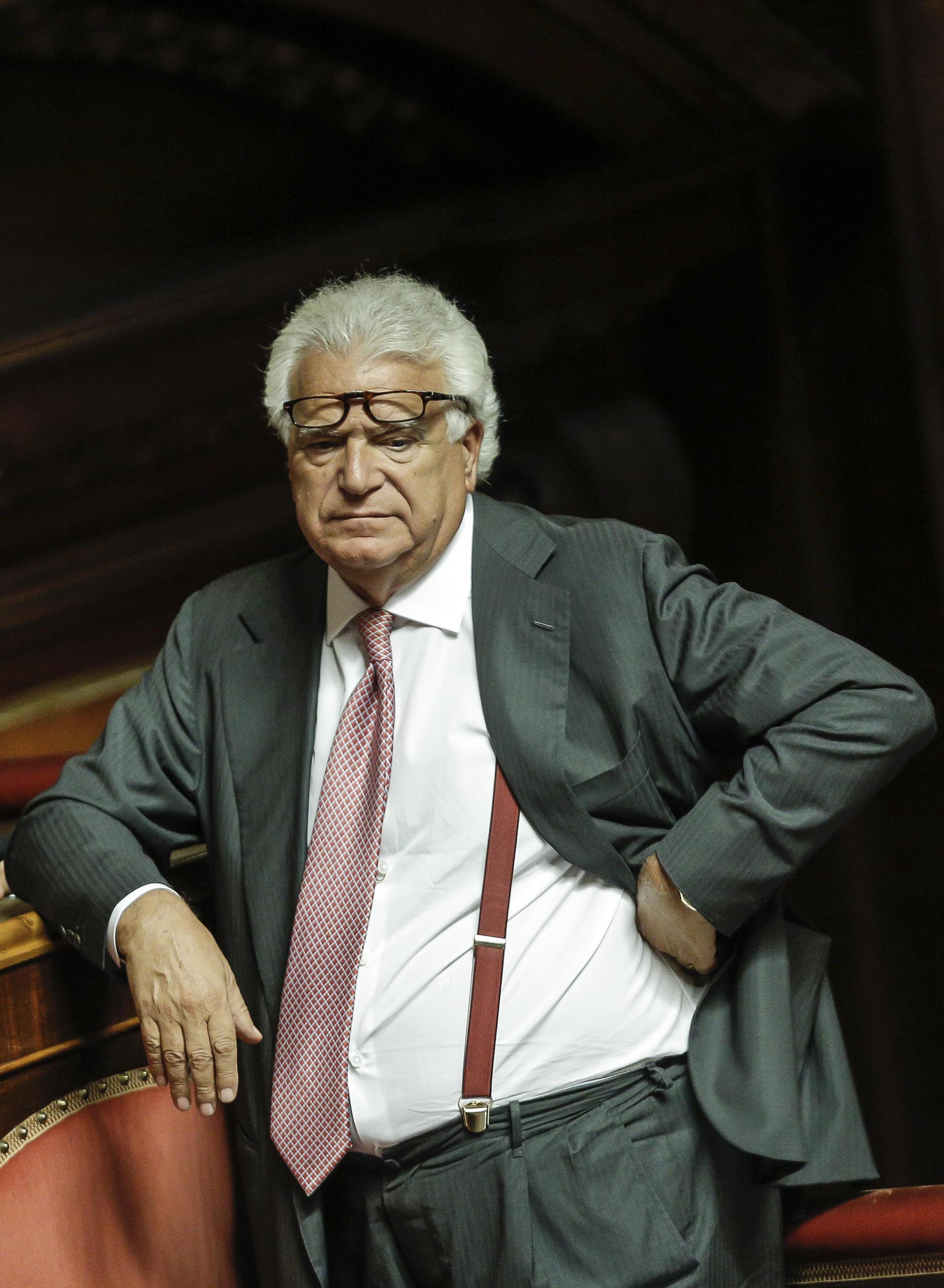Si leva da solo le ganasce dall'auto, a processo il figlio di Verdini 