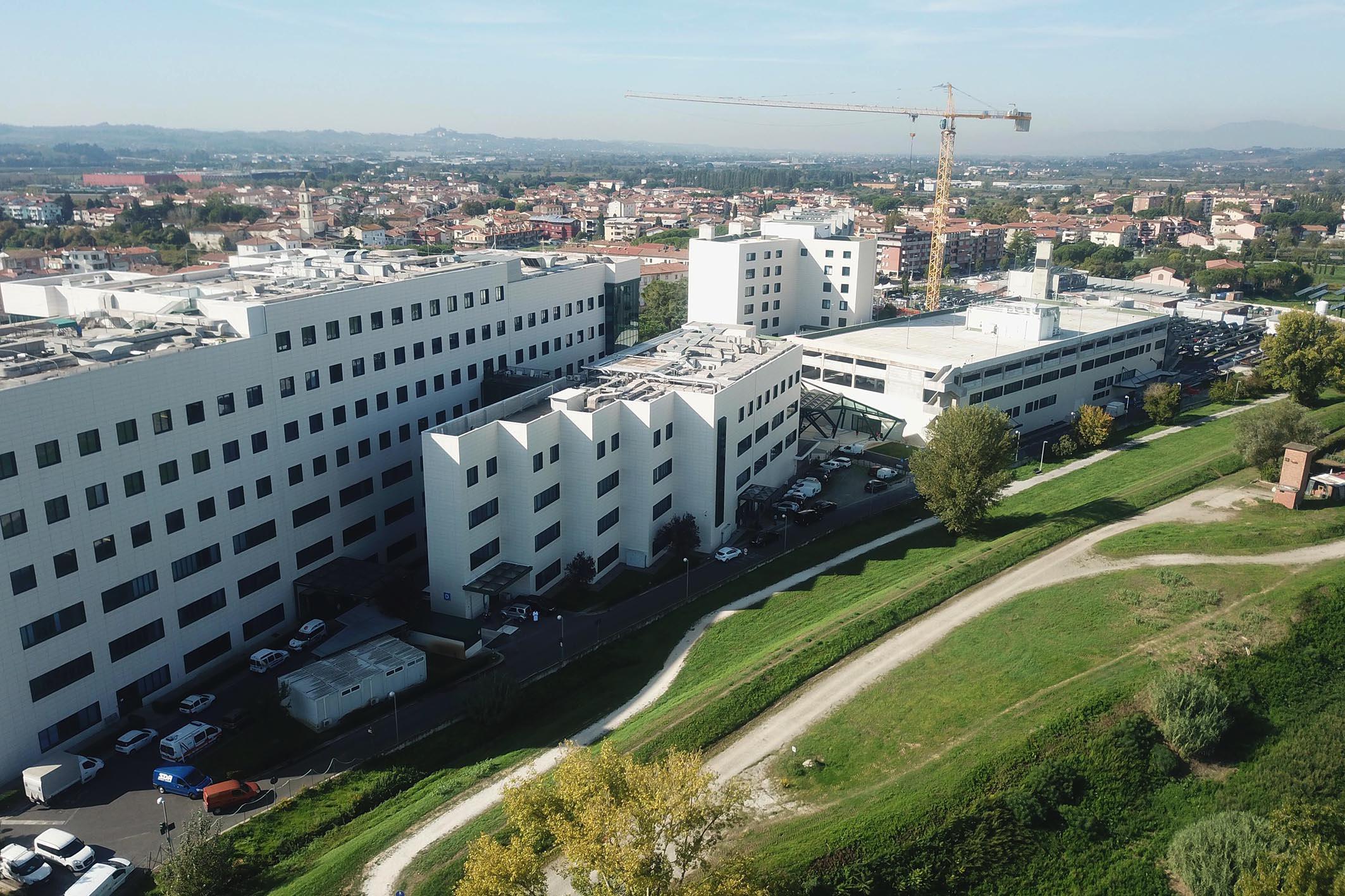 Una veduta dell'ospedale di Empoli (Foto Agenzia Carlo Sestini)