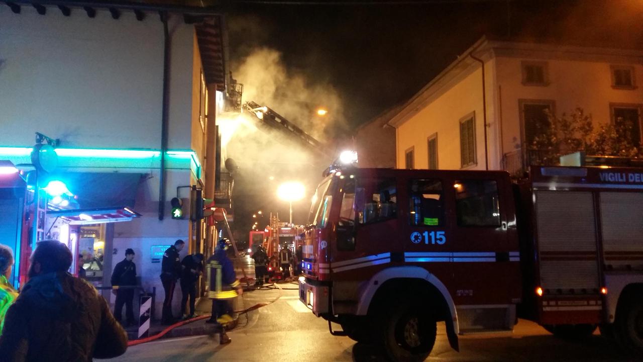 L'incendio alla palazzina di via Marini
