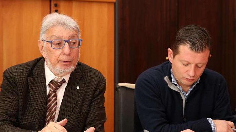 L’Au delle Terme Carlo Brogioni nella sua ultima partecipazione alla Commissione partecipate; accanto il presidente Andrea Quaranta (Foto Nucci)