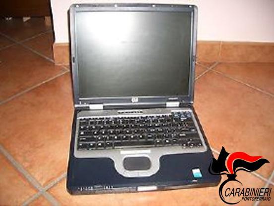 Il computer rubato a scuola