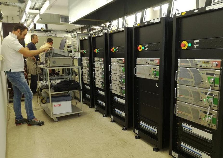 Elenos sbarca negli Usa nel segno della radiofonia 